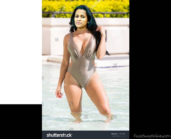 indian actress aswathi s in pool