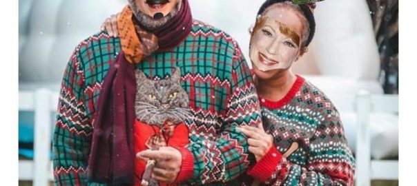 Svengoolie, Nancy Dussault’s 2021 Christmas photo with two dogs pooing on their heads