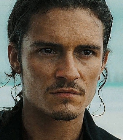 Orlando Bloom totally looks like HIM. What sorcery is this?